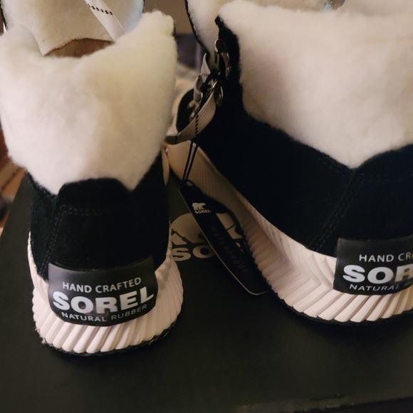 Sorel Boots New still in box Never worn - Picture 3 of 6